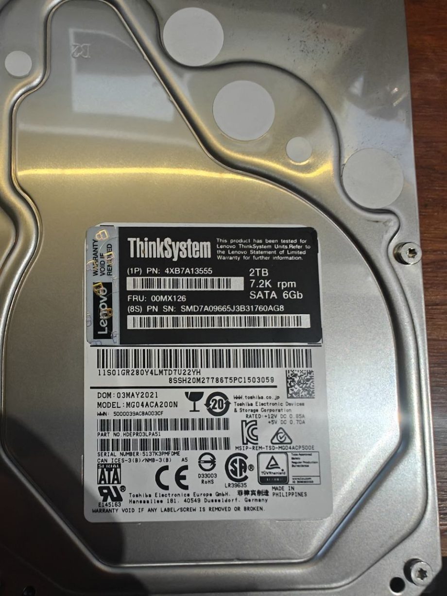 Lenovo ThinkSystem 2TB 7.2K SATA 6Gb 3.5″ Enterprise Hard Drive &mdash; Toshiba MG04ACA200N (4XB7A13555 / FRU 00MX126)