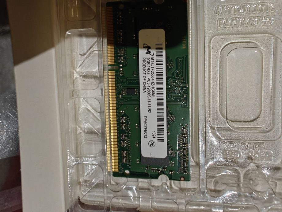 Micron 2GB DDR3L-1600 SODIMM Laptop RAM (MT8JTF25664HZ-1G6M1)