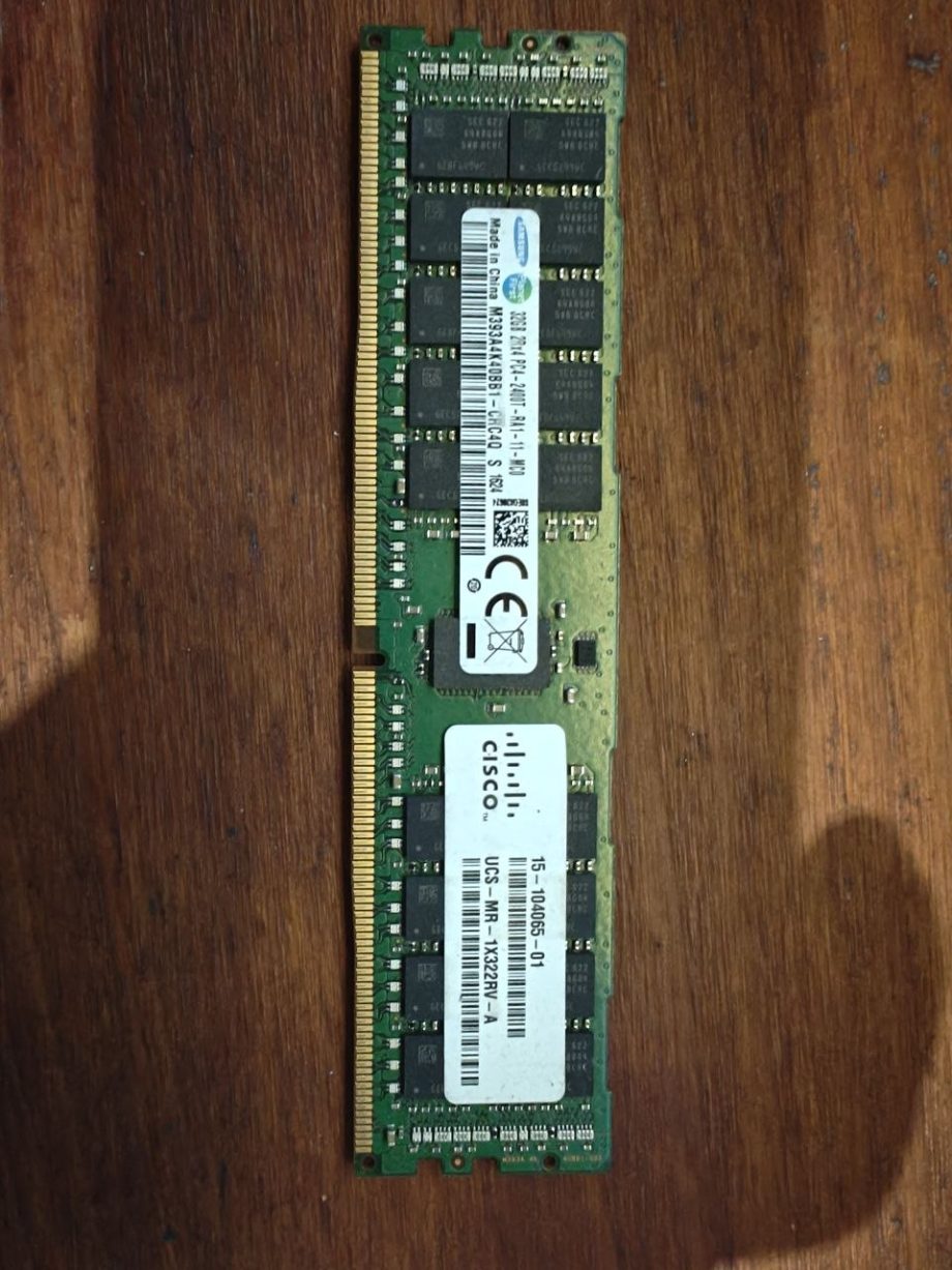 Samsung 32GB DDR4-2400 ECC Registered Server RAM PC4-2400T 2Rx4 RDIMM (M393A4K40BB1-CRC4Q / Cisco UCS-MR-1X322RV-A)